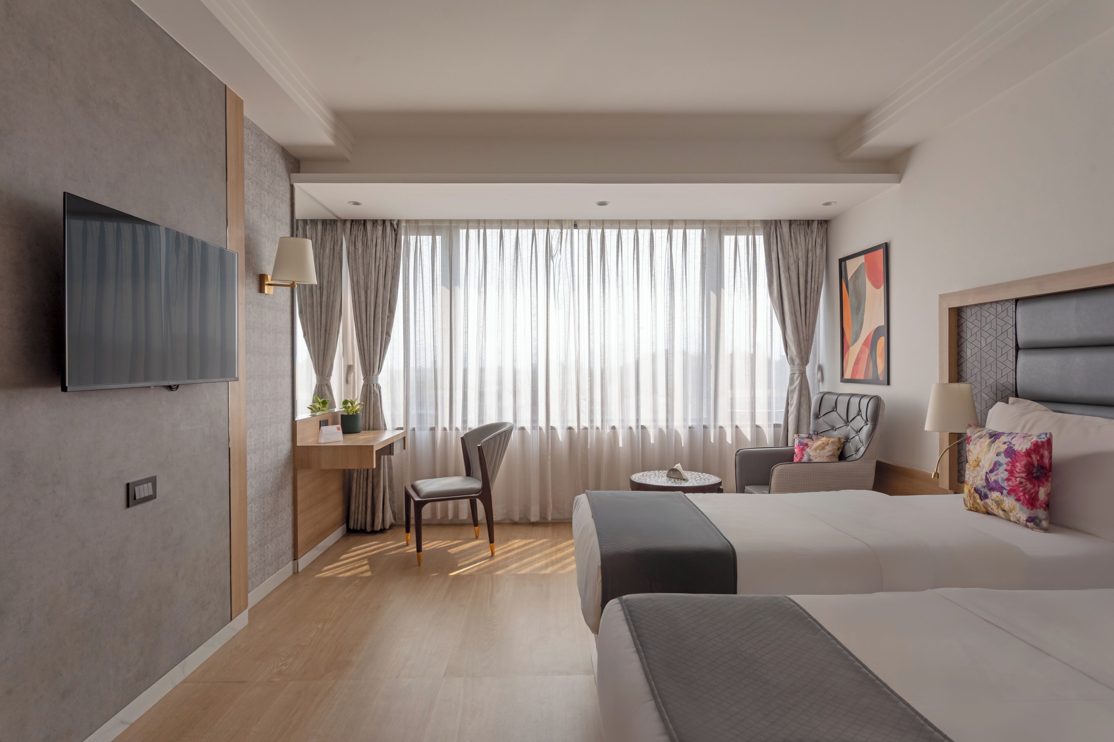 Quarto executivo, sacada, vista para a cidade