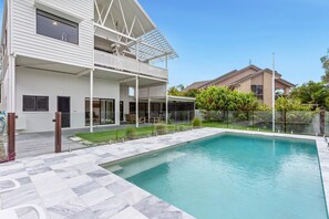 Pool - Beachfront 3-Bed with Private Pool & Fireplace (Warana)