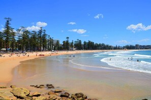 Beach - Stunning Ocean Views With Manly At Your Doorstep (Manly)