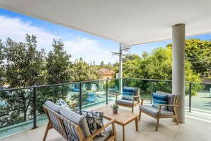 Property grounds - Spacious and Superb 3-Bed Apartment (Bulimba)