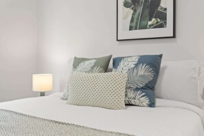 2 dormitorios, tabla de planchar con plancha, Internet y ropa de cama