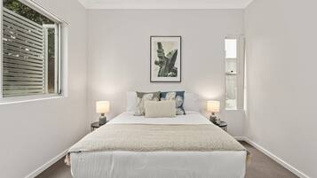 2 bedrooms, iron/ironing board, Internet, bed sheets