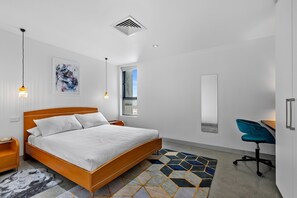 2 slaapkamers, een bureau, een strijkplank/strijkijzer, internet