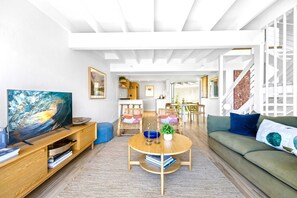 Smart TV - 2-Bed Coastal Haven with Pool by Sunshine Beach (Sunshine Beach)