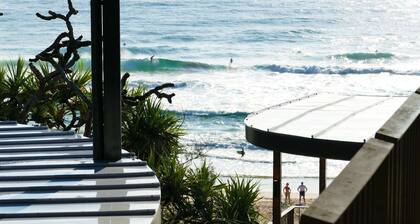 2-Bed Coastal Haven with Pool by Sunshine Beach