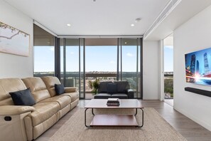 Smart TV, offices - Luxe 2-Bed: Modern Interiors, Balcony & BBQ Area (Lidcombe)
