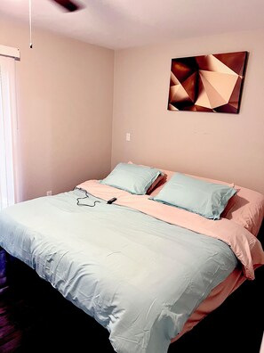 Room - Charming Budget-friendly 1BR Stay in Gainesville (GAINESVILLE)
