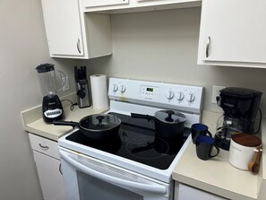 Private kitchen - Charming Budget-friendly 1BR Stay in Gainesville (GAINESVILLE)