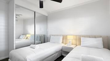 3 bedrooms, desk, iron/ironing board, Internet