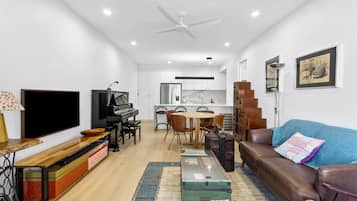 Smart TV, offices