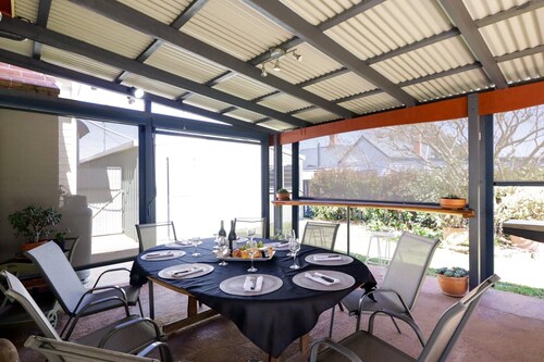 Heritage Home mit Grill und Feuerstelle im Freien