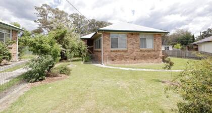 Cosy Sun-Filled Cottage