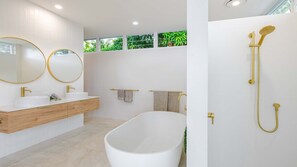 Bathroom - BAHA Breeze | Luxury Villa in Port Douglas (PORT DOUGLAS)