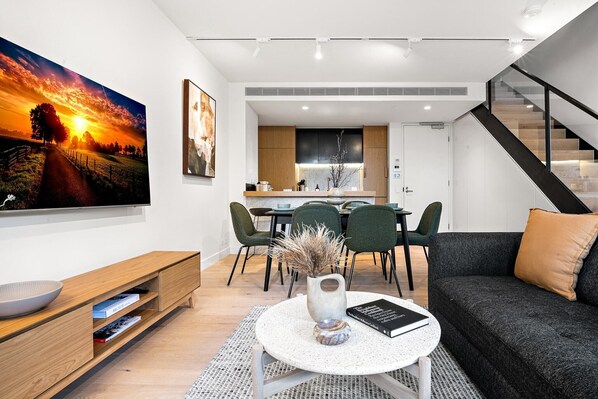 Living area - Stylish 3-Bed Townhouse in Vibrant Fitzroy (Fitzroy)