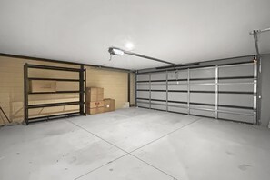 Interior - Spacious 4-Bed House with Large Backyard (Karnup)