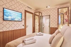 3 bedrooms, desk, iron/ironing board, travel cot - Sublim AC Apartment 3 Bdr Saint Germain des Prés (Paris)