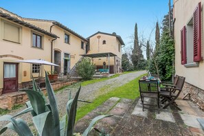 Apartamento familiar, varias habitaciones, junto a la montaña (Torre Rasa 5 Putti) | Restaurante al aire libre