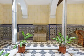 Interior - San Jeronimo Suite. Free Parking (Granada)