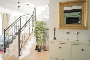Interior - Stylish Duplex with Private Terrace & Golden Horn View – 5 min to Istiklal (İstanbul)