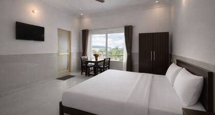 Hotel Govind Palace Near Ganga