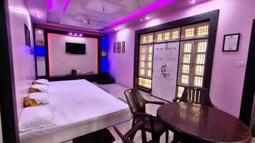 3 bedrooms, iron/ironing board, free WiFi