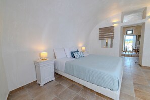 1 bedroom, bed sheets