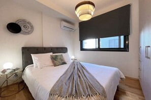 Iron/ironing board, WiFi, bed sheets - Athenean Modern Escape near Marina Flisvos-F1 (Paleo Faliro)