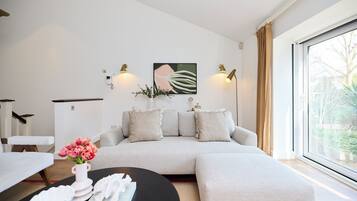 House, Patio | Living area