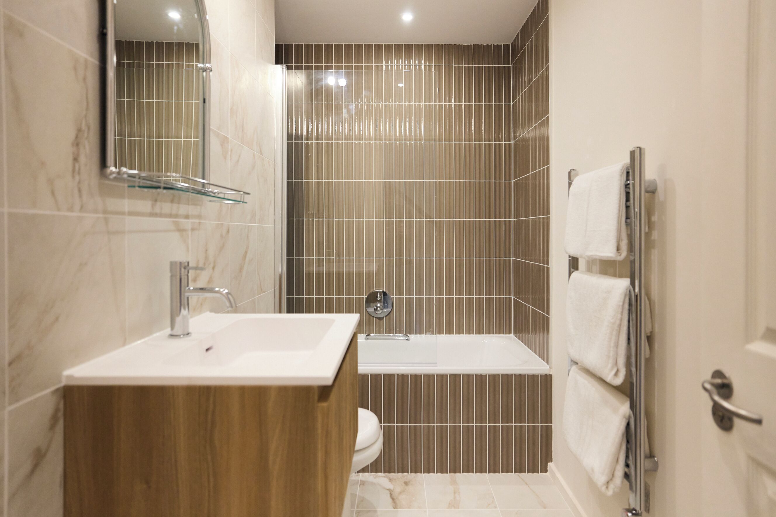 Maison, patio | Salle de bain