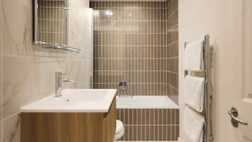 Talo, patio | Kylpyhuone