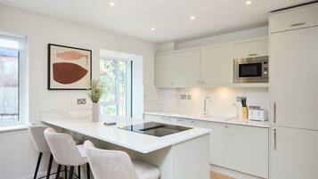 Hus, terrasse | Eget kjøkken