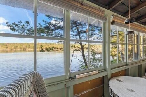 1920s Riverfront Cottage – Historic Maine Charm