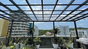 Executive tweepersoonskamer, uitzicht op stad | Terras