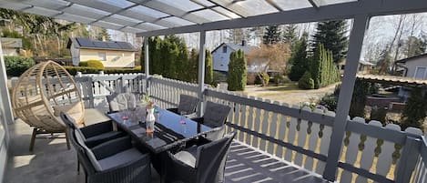 屋外ダイニングエリア