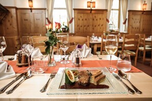 Dining - Gasthof Weißes Rössl (Mühldorf)