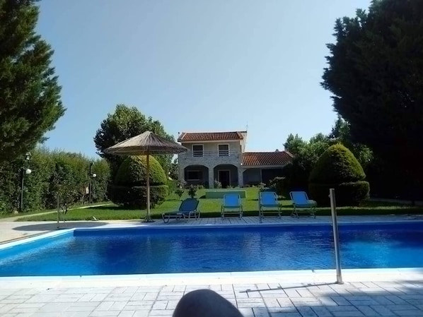 Room - Villa Erato Keratea (Lavreotiki)