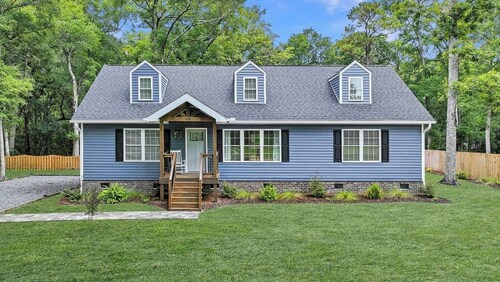 FREE Guaranteed Island Parking!Spacious 4bed 3bath 1mile to beach, Linen ready!