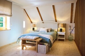 3 chambres, fer et planche à repasser, lit de bébé portatif, Wi-Fi