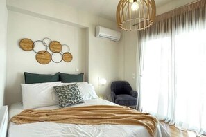 Iron/ironing board, WiFi, bed sheets - Athenean Modern Escape near Marina Flisvos-F3 (Paleo Faliro)