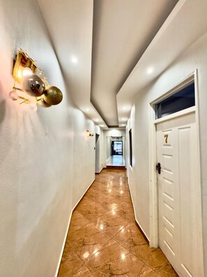 Interior - FLORIDA GUEST LODGE (Harare)