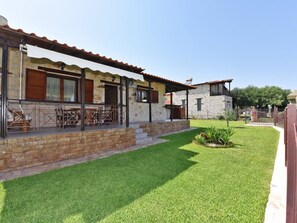 Terrace/patio - Villa Trifon by RentalsPro - Nea Potidaia Halkidiki (Potidaia)