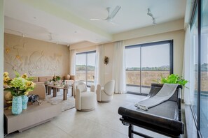 Deluxe Room | Living area - Staymaster Casa D'amaaya 4BR- Pool (Anjuna)