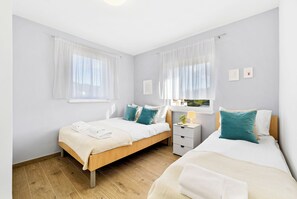 2 bedrooms, desk, iron/ironing board, free WiFi - Panoramic Suites Žaborić | Beachfront Stay & Island Views l King-Size l Terrace (Žaborić)