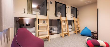 Room | WiFi (free)