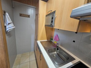 Klassiek appartement, uitzicht op bergen | Privékeuken