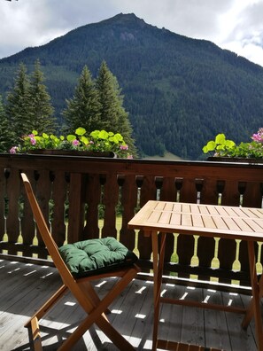 Leilighet – classic, fjellutsikt | Utendørsservering