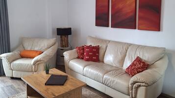 Comfort-Apartment, Bergblick | Wohnbereich