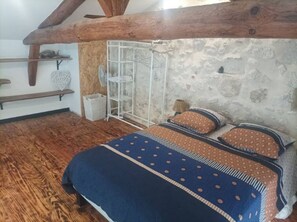 Room - Ideal for curists, old barn of 50m2 restored with all comforts. (Casteljaloux)