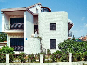 Apartment | Exterior - Apartment in Jadranovo Near the sea (Crikvenica)