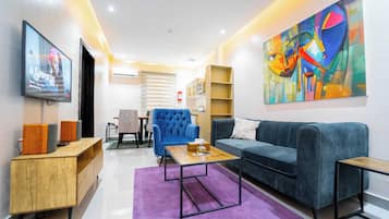 Apartamento económico, balcón, vistas a la ciudad | Zona de estar